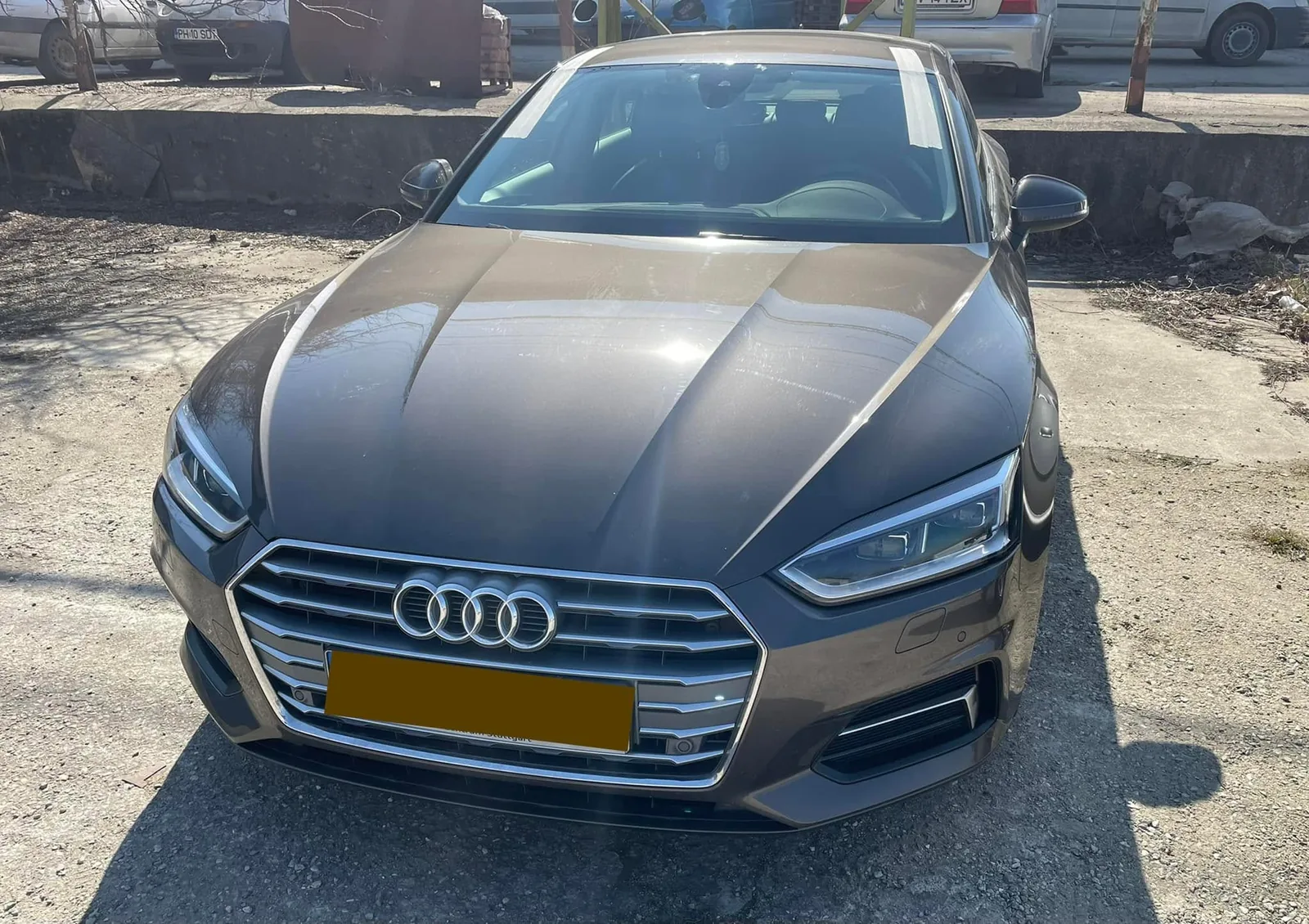 Audi A5 Sportback — Lucrare în curtea atelierului.