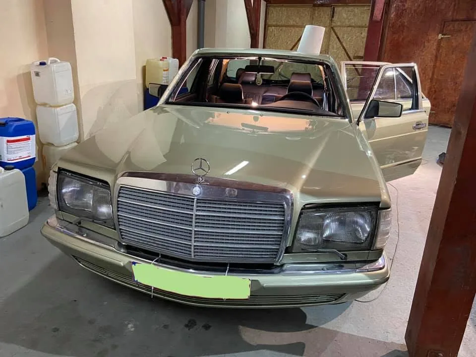 Mercedes-Benz W126 — Și mașinile de colecție au nevoie de geamuri.