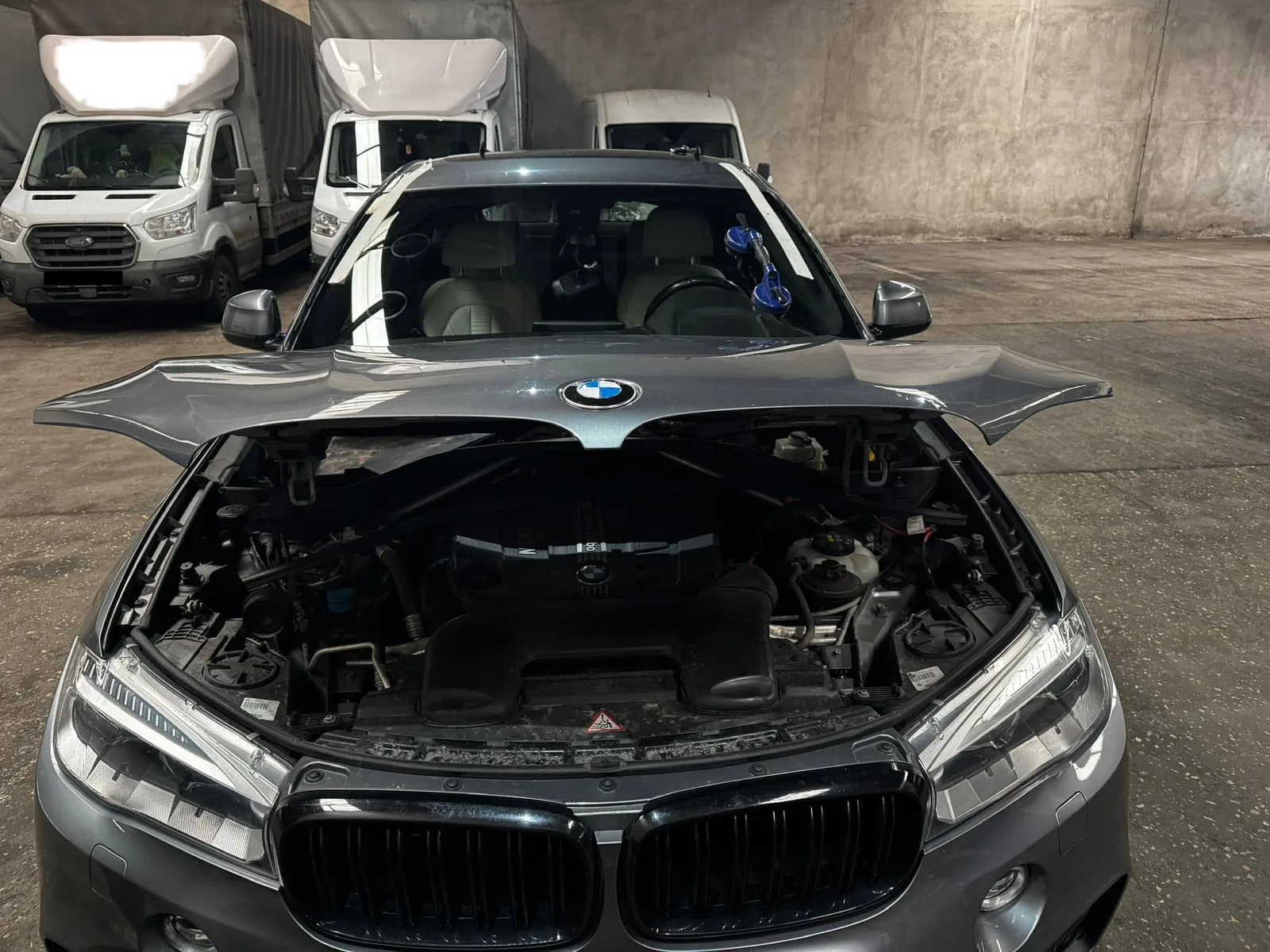 BMW X5 — Lucrare în atelier.